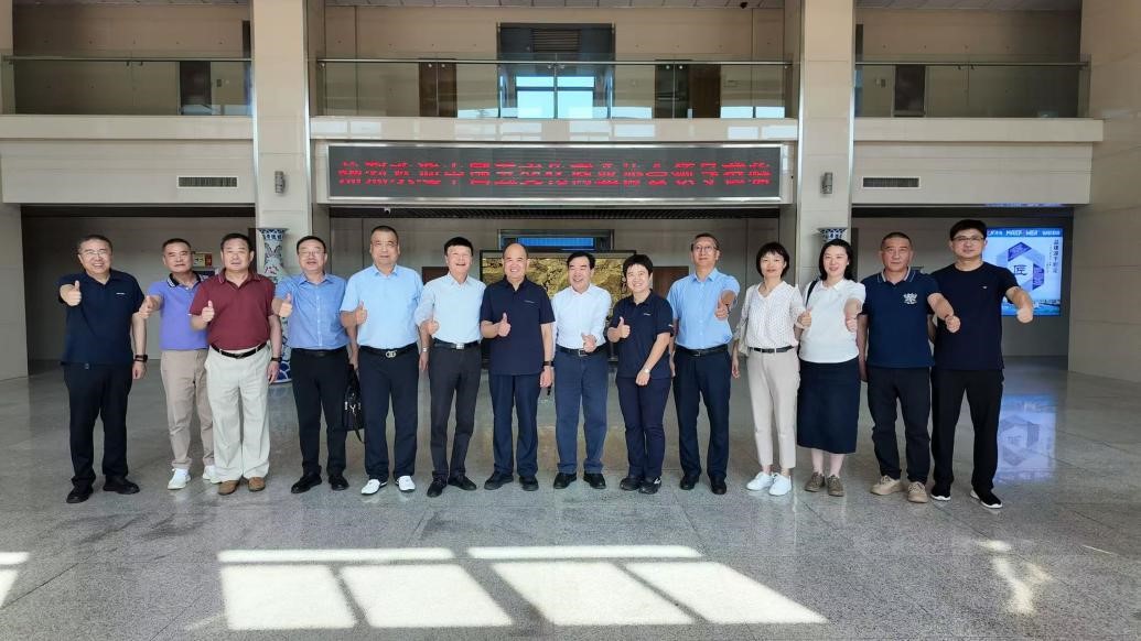 中国五金交电化工商业协会调研文登尊龙凯时工具集团 盛赞其行业标杆作用