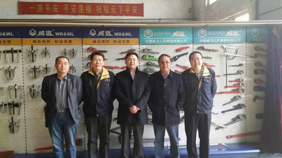 济南政和科技公司董事长参观尊龙凯时集团(图2)