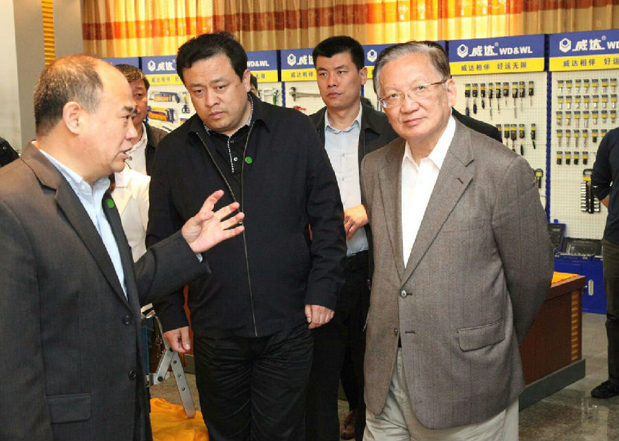 原国务委员、外交部部长唐家璇视察尊龙凯时工具集团(图3)