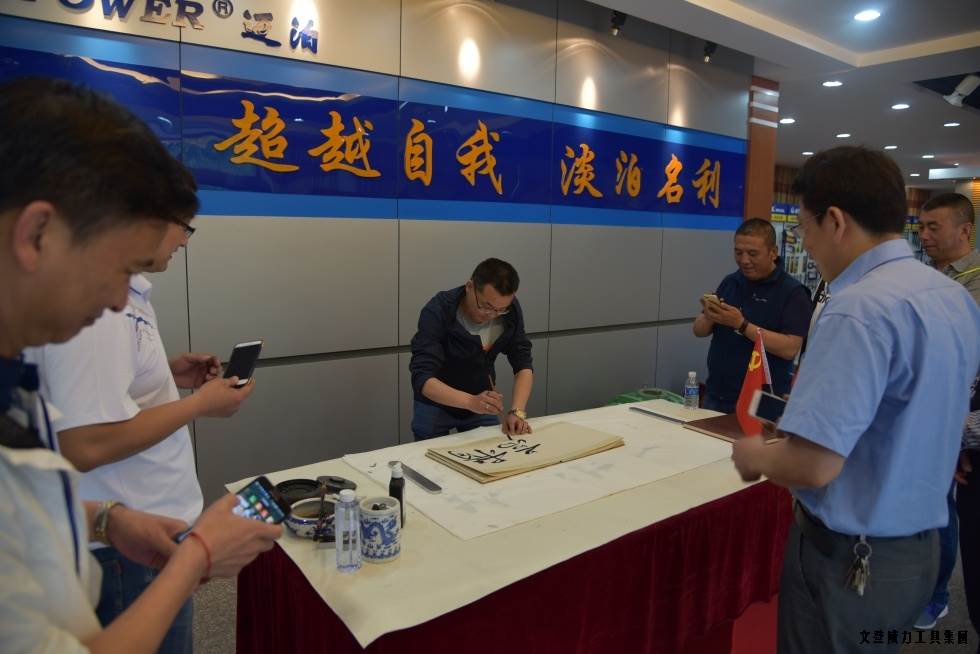 甘肃、青海优秀经销商莅临尊龙凯时集团参观考察(图10)