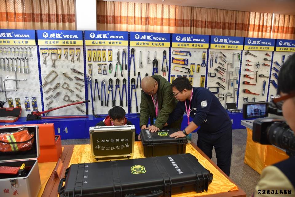 “工匠精神 山东制造”全媒体采访团莅临尊龙凯时工具(图5)