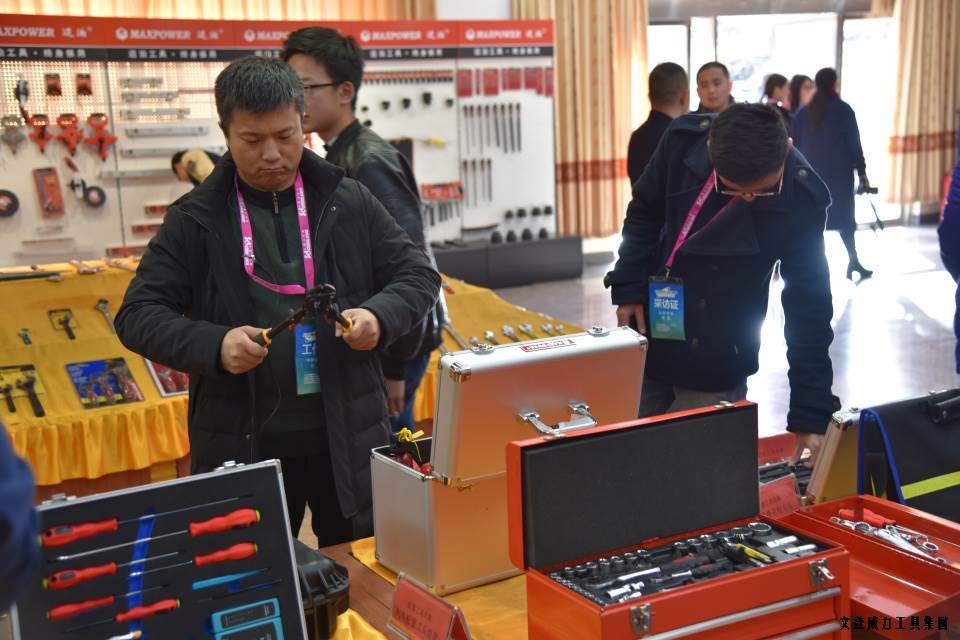 “工匠精神 山东制造”全媒体采访团莅临尊龙凯时工具(图7)