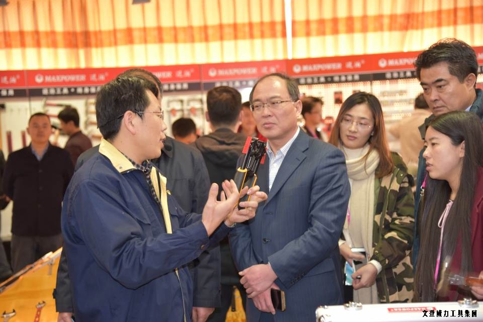 “工匠精神 山东制造”全媒体采访团莅临尊龙凯时工具(图8)