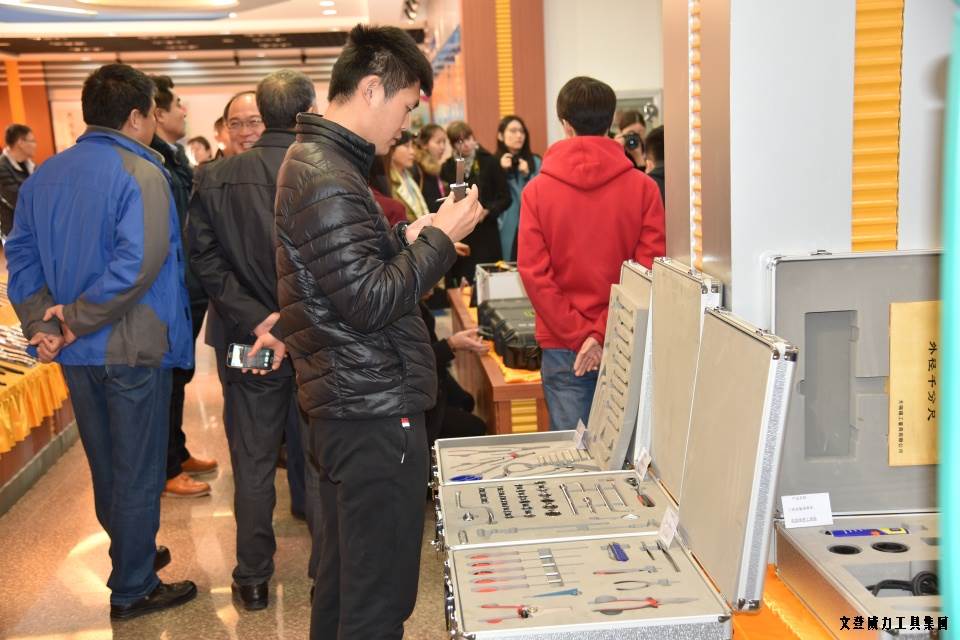 “工匠精神 山东制造”全媒体采访团莅临尊龙凯时工具(图9)