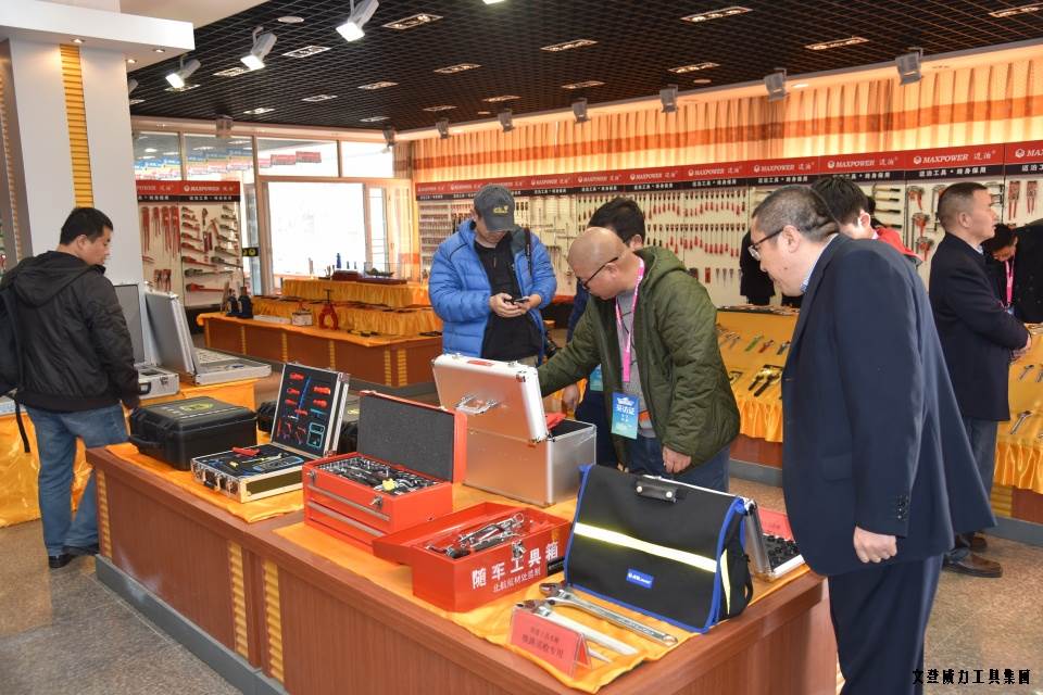 “工匠精神 山东制造”全媒体采访团莅临尊龙凯时工具(图20)